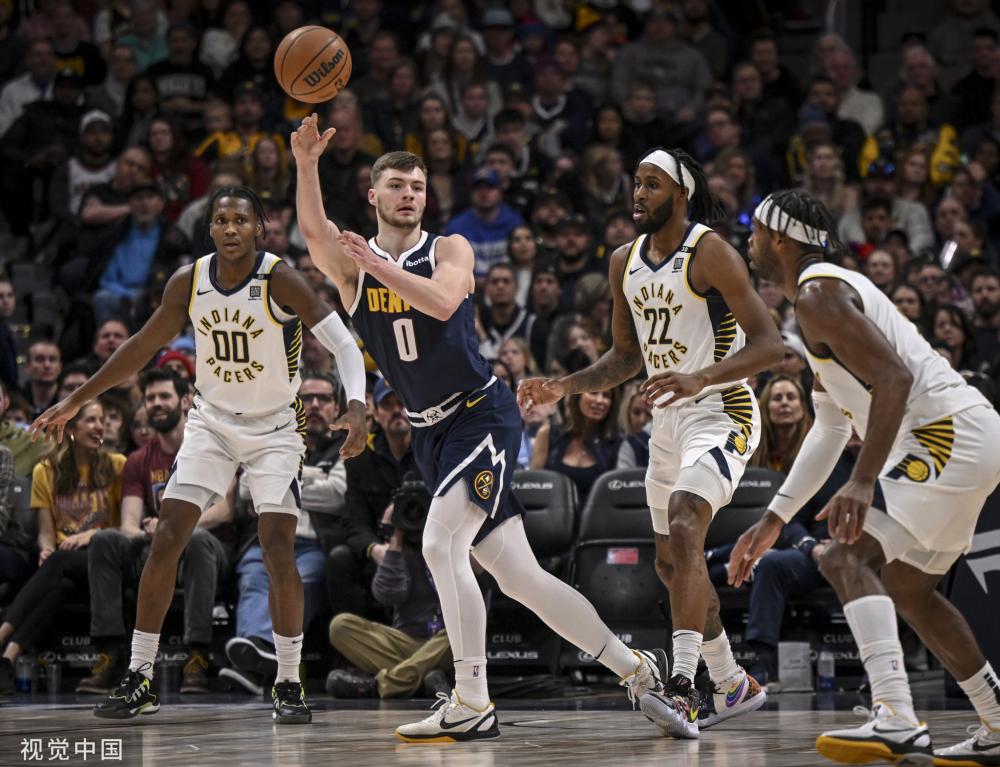 他们距离以 他们距离以